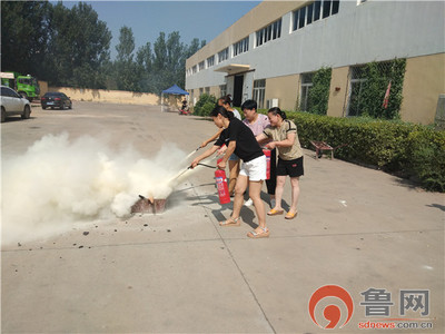 德州市經(jīng)開(kāi)區(qū)宋官屯街道開(kāi)展&ldquo;防火災(zāi)保平安&rdquo;消防演練活動(dòng)進(jìn)十二里莊工業(yè)園